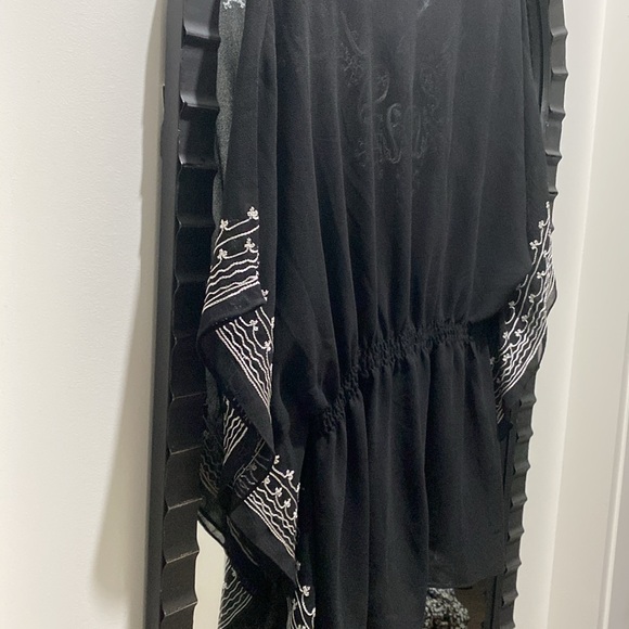 Black Paisley Embroidered Tunic - Picture 4 of 5